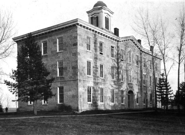 Alexander-Dickman hall seen from a photo from 1857